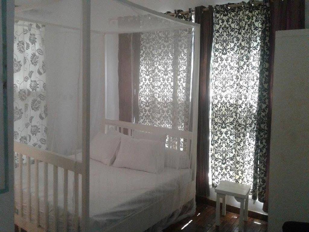 Bushman Cafe Hotel Abidjan Exterior foto